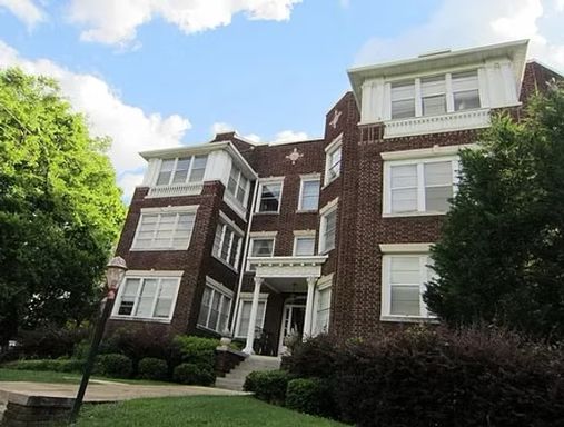 Historic and Charming 2br with view of the Park, Great Location – photo 1