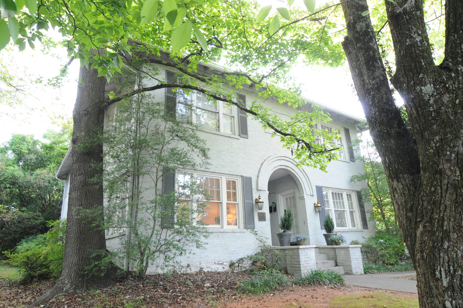 Birmingham Apartment: 2124 Cahaba Road