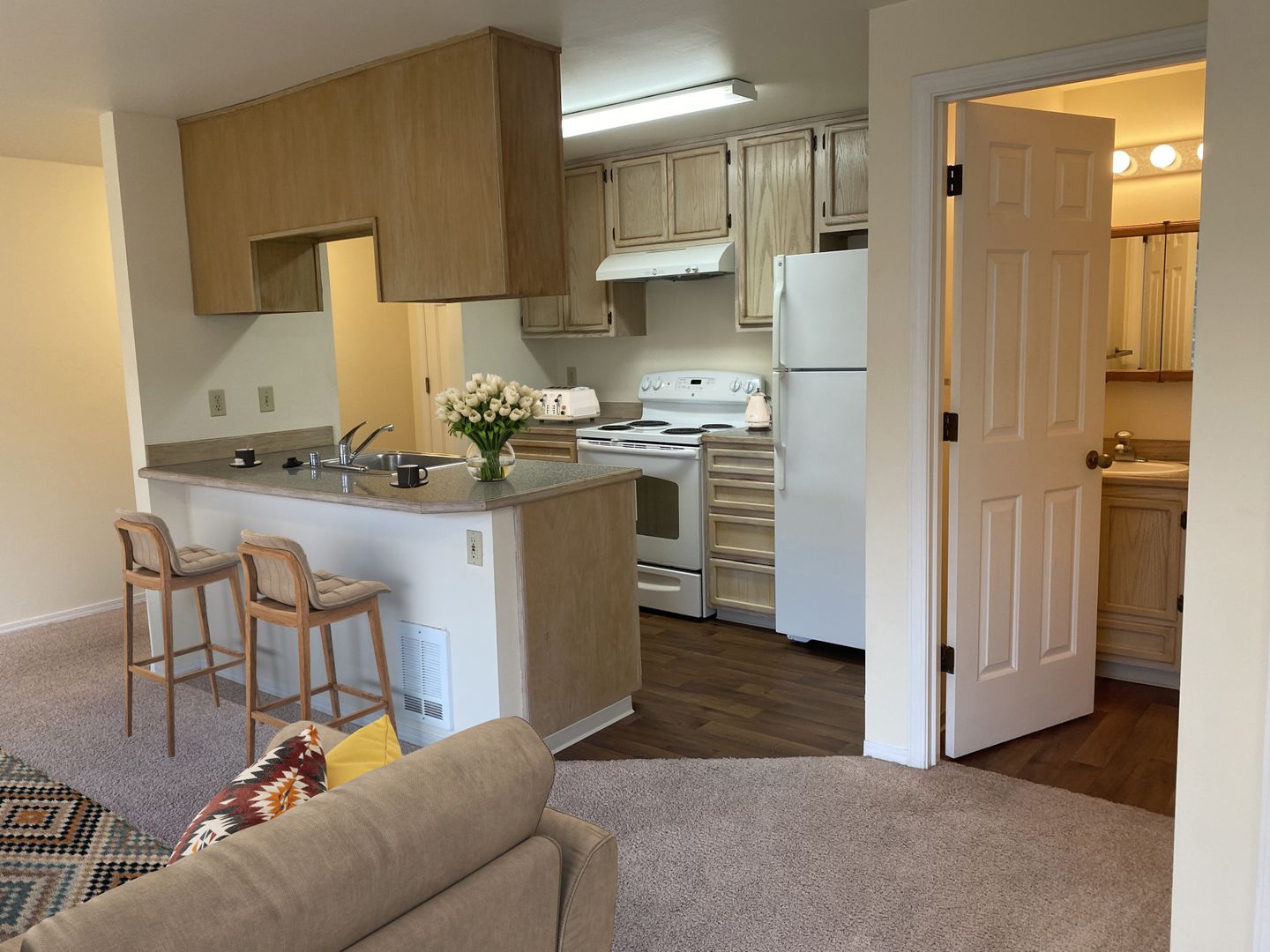 Seattle Apartment: 5307 Ravenna Pl NE