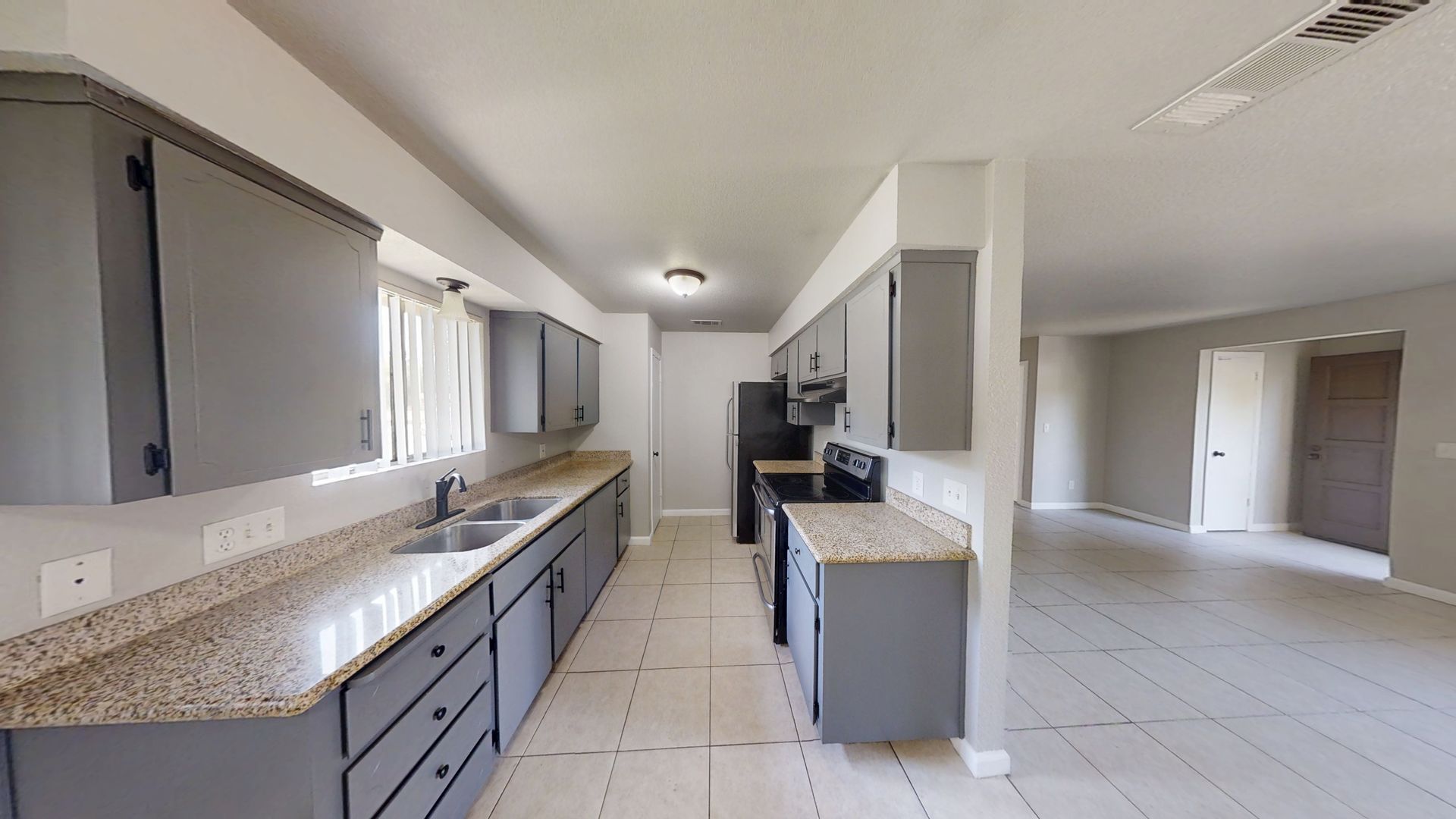 Clovis Apartment: 190 W 9th St (A-D)