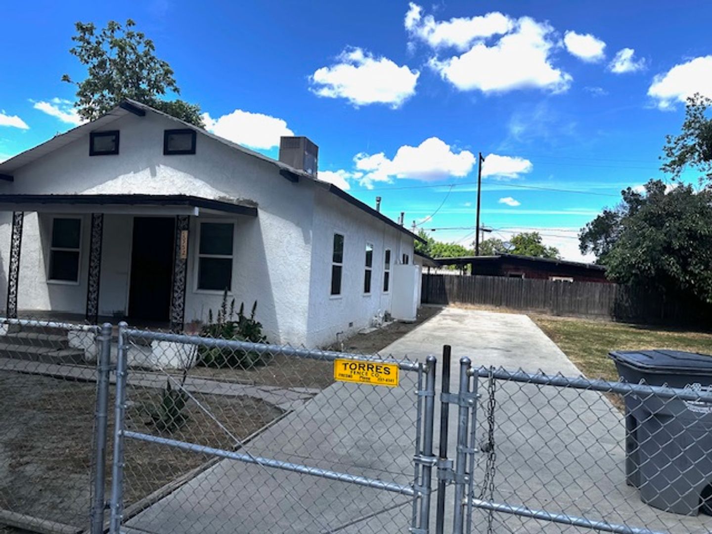 Del Rey House: 10752 E Chico Ave