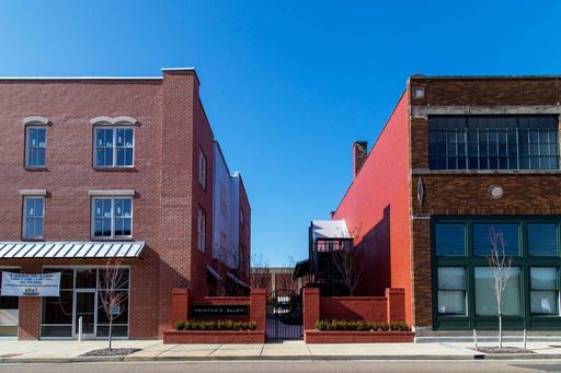 LOOK AND LEASE DEAL!!! MOVE IN AUGUST – photo 1