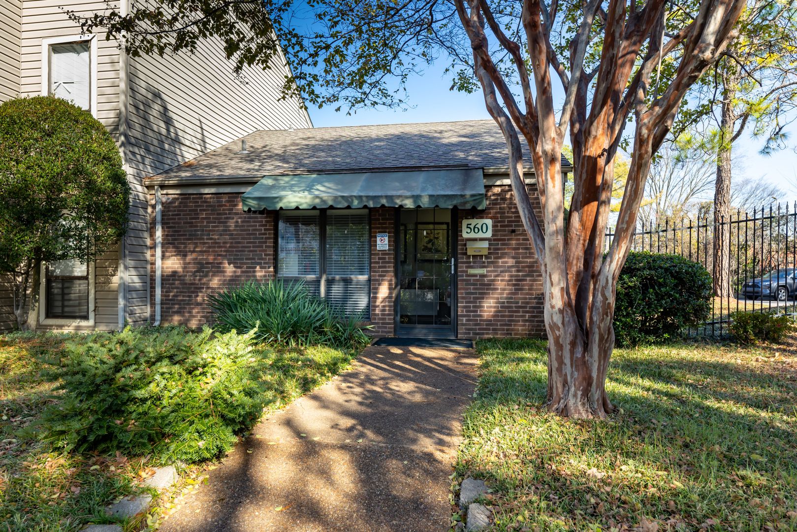 Memphis Apartment: 560 South Jefferson Place