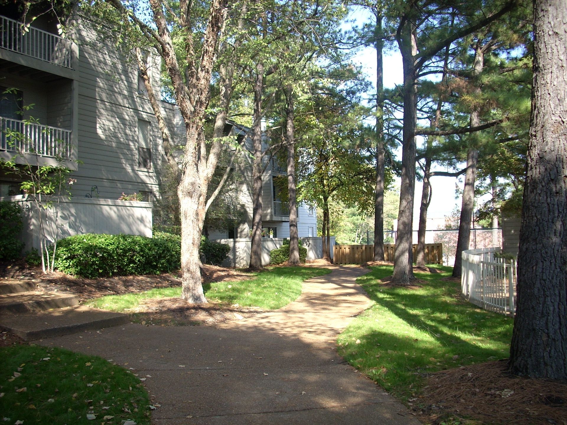 1875 Poplar Pines Dr 203, Memphis, TN 38119