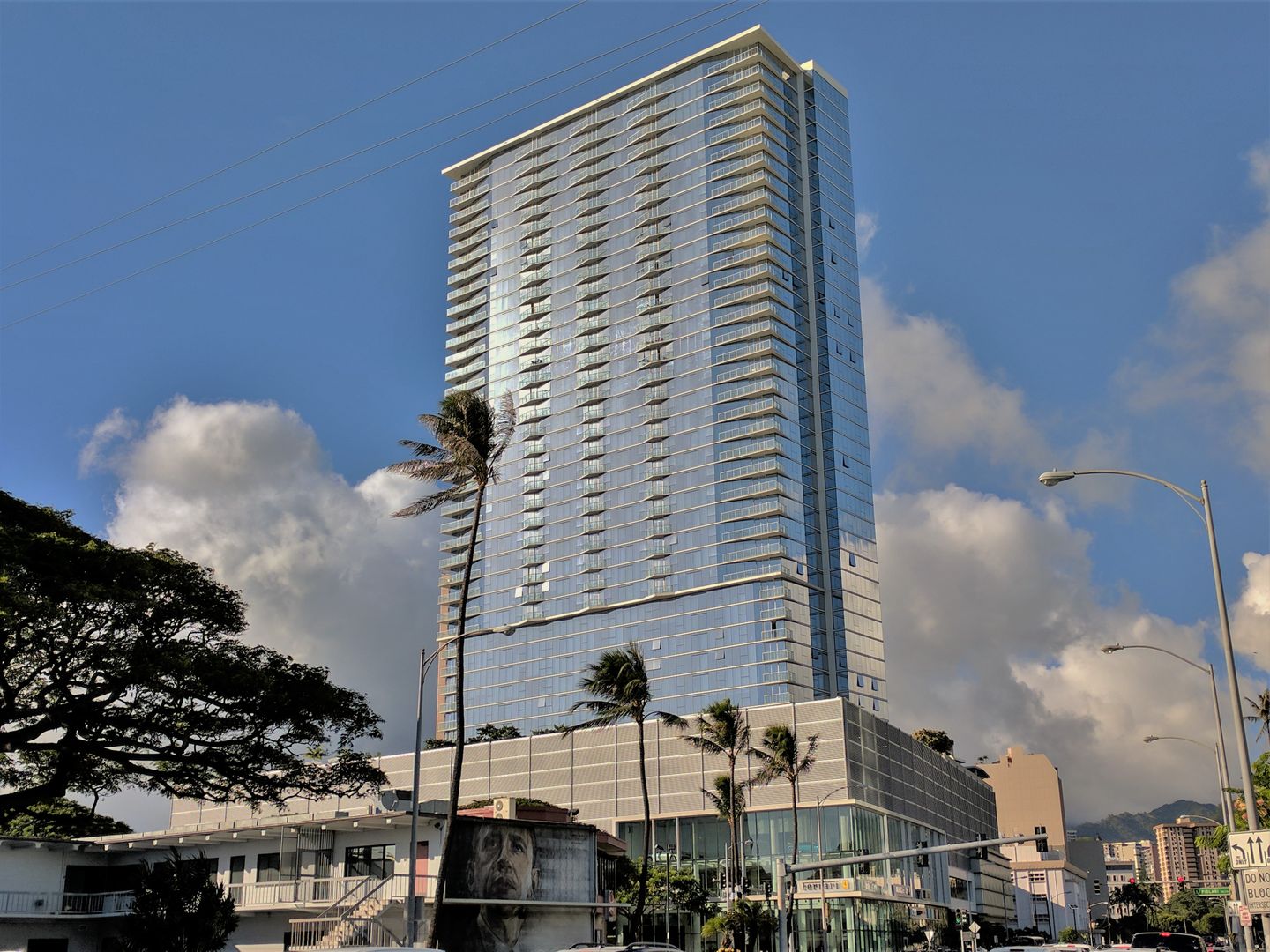 Honolulu Condo: 888 Kapiolani Boulevard, #1912