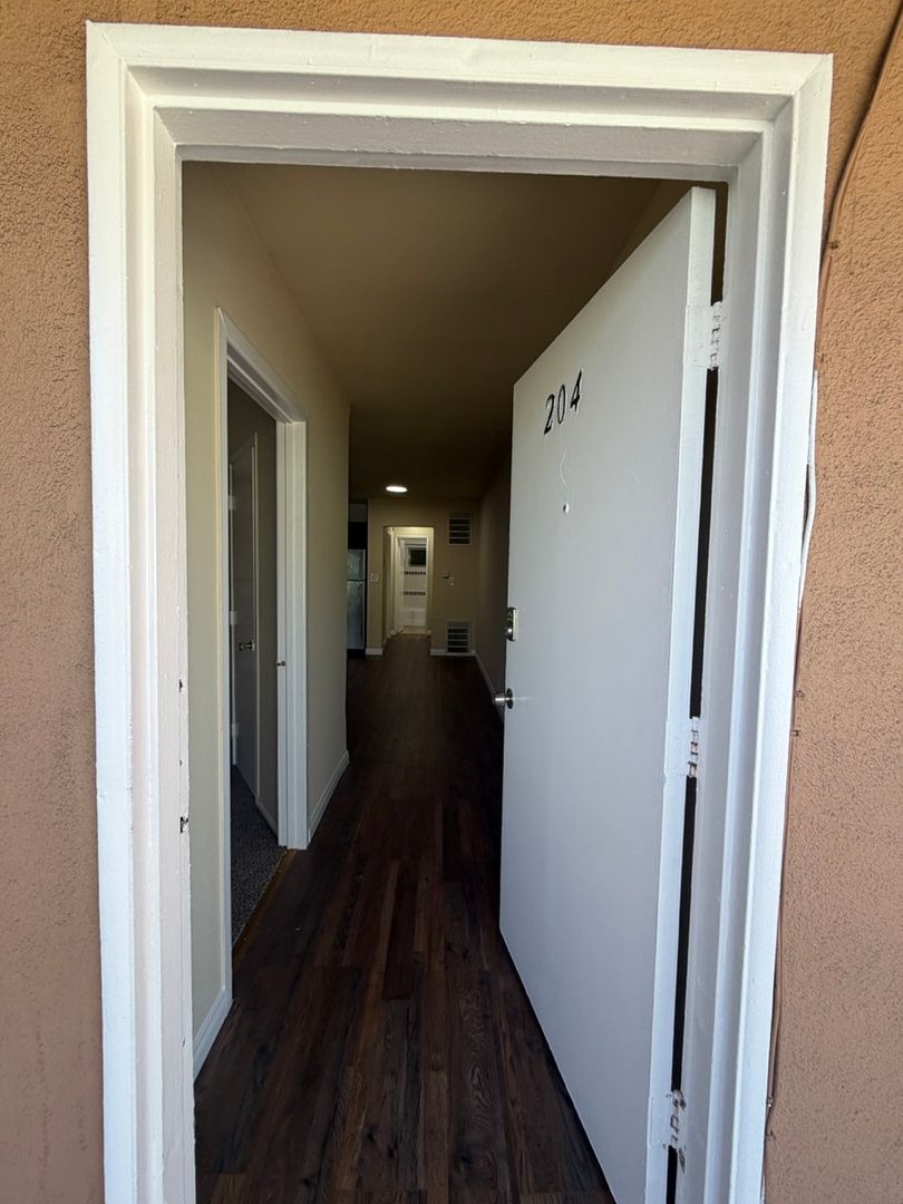 Los Angeles Apartment: 1767 Orchid Ave.