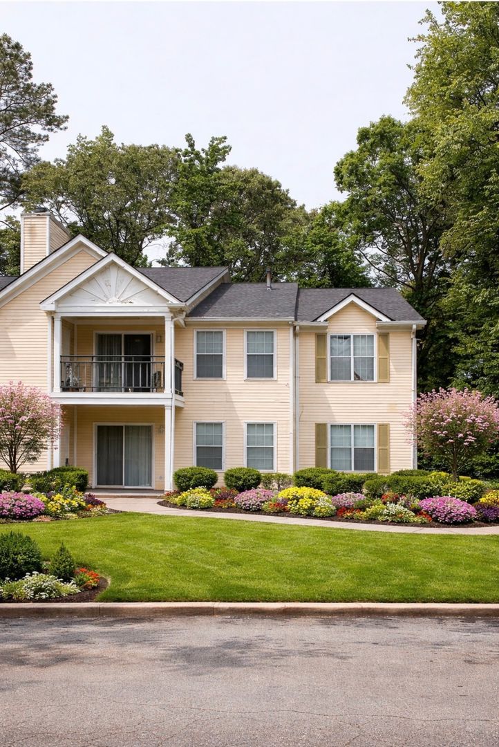 Clarkston House: 417 Ridgecreek Dr