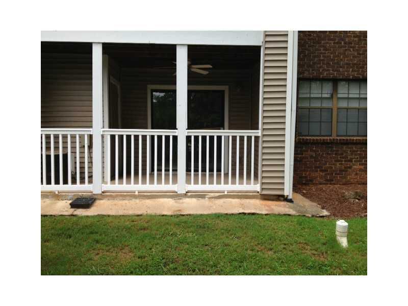 Sandy Springs House: 616 Barrington Hills Dr