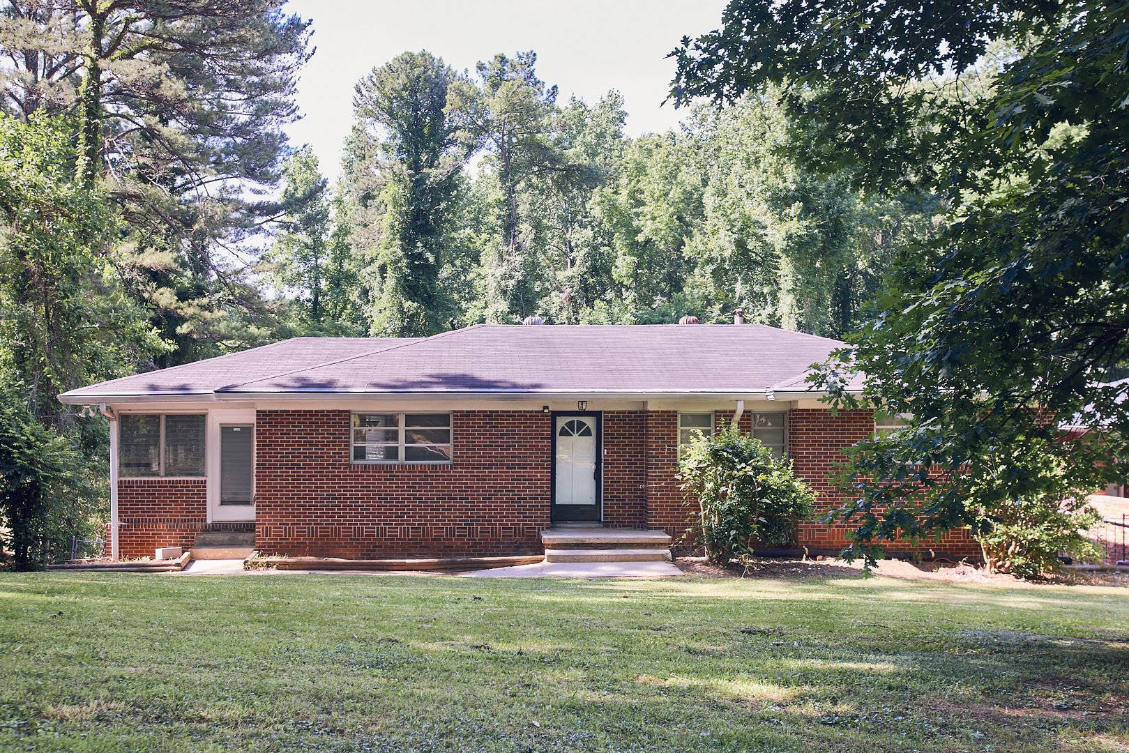 Atlanta House: 826 Jefferson Ave