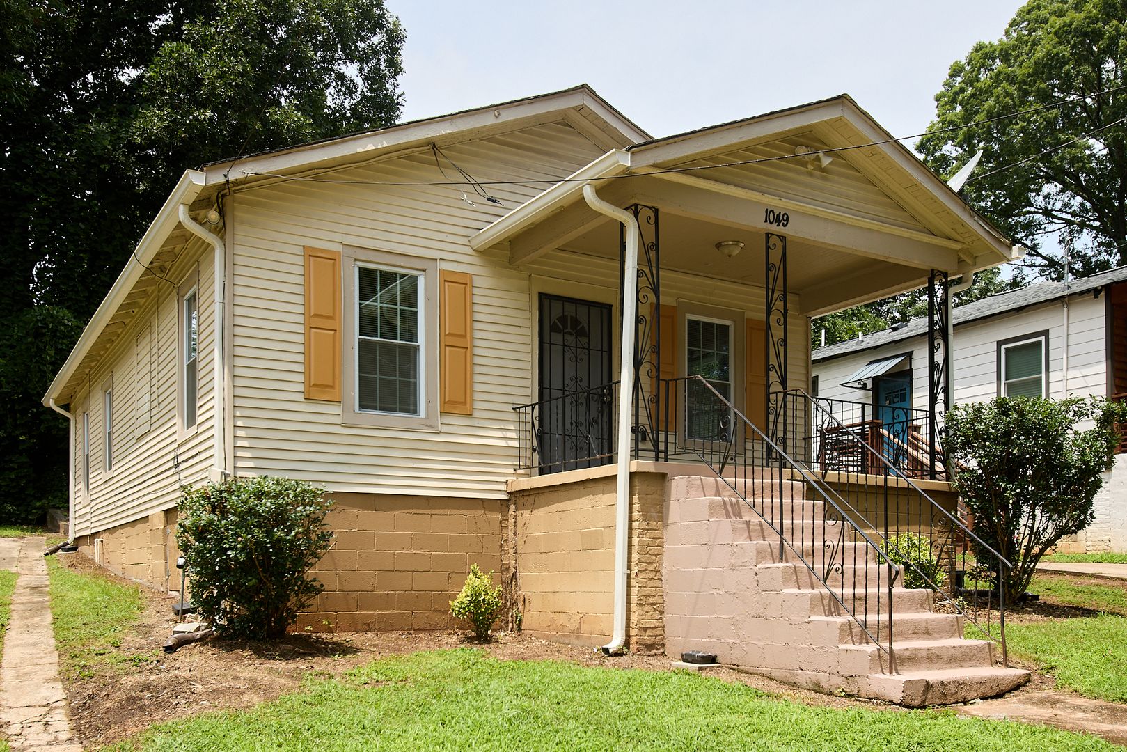 Atlanta House: 1049 Sims St SW