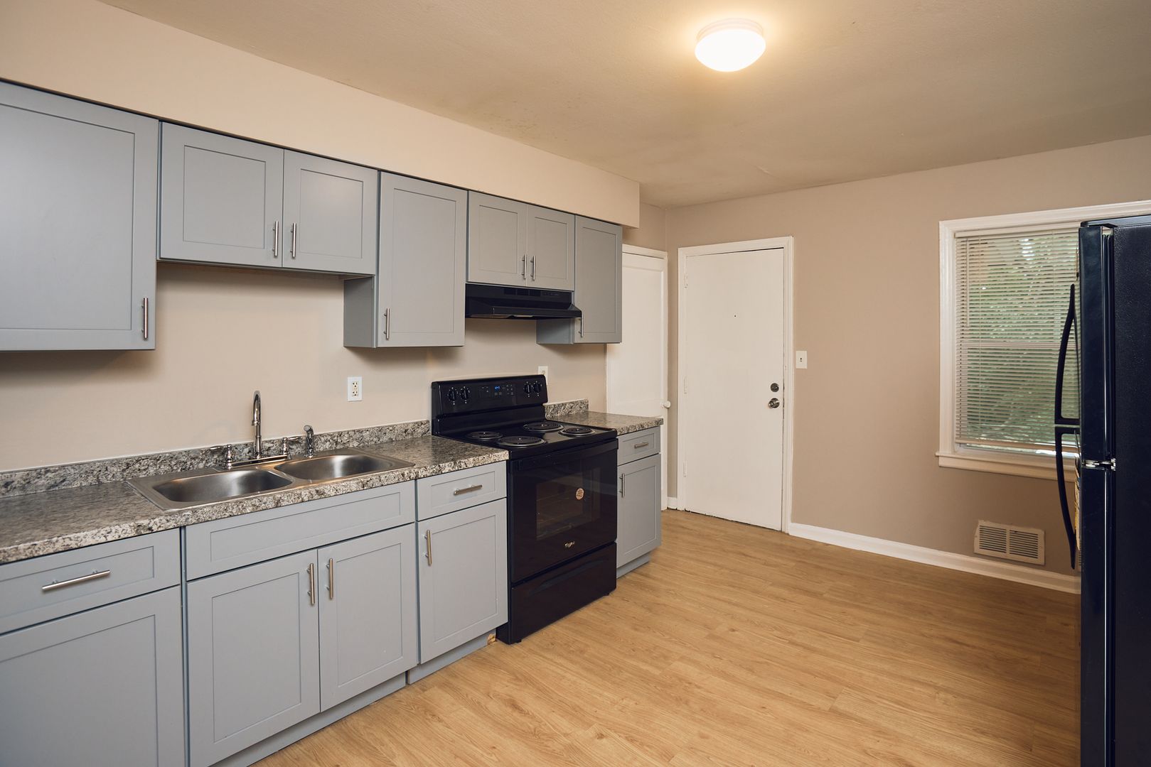 Decatur Apartment: 2065/2067 Nettie Ct