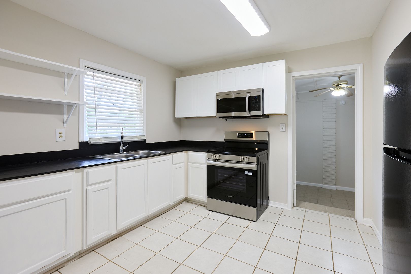 Ellenwood House: 2058 River Rd