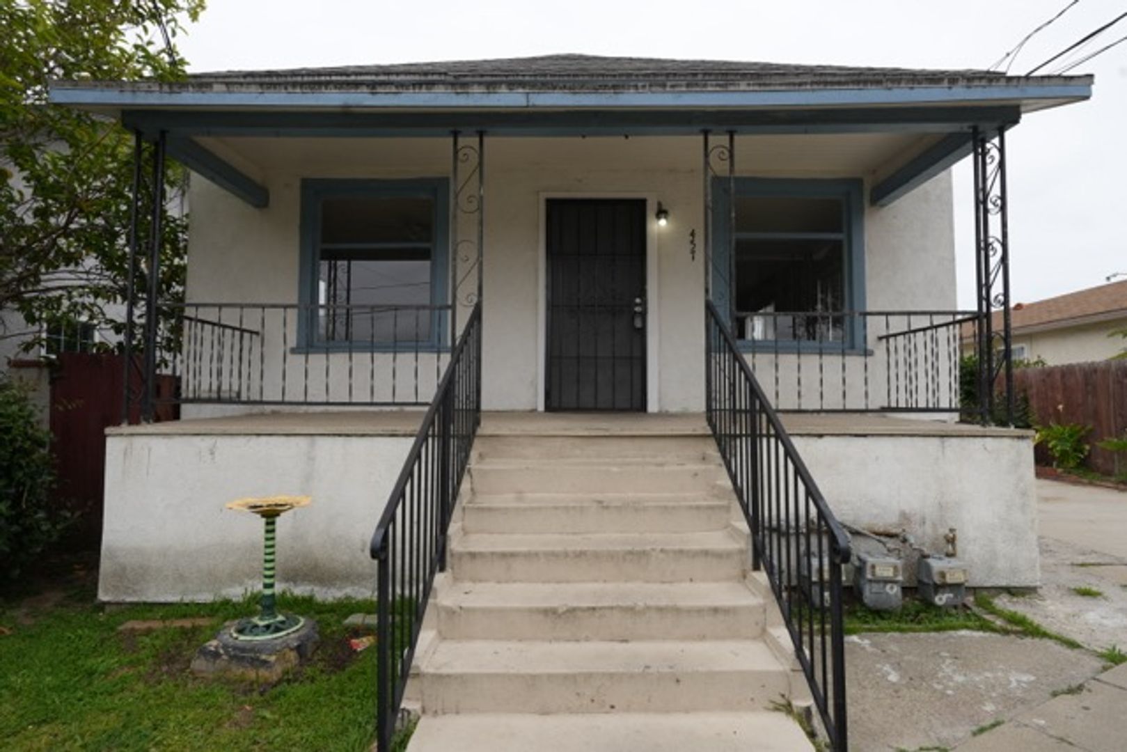 San Pedro Apartment: 457 W. Sepulveda Street