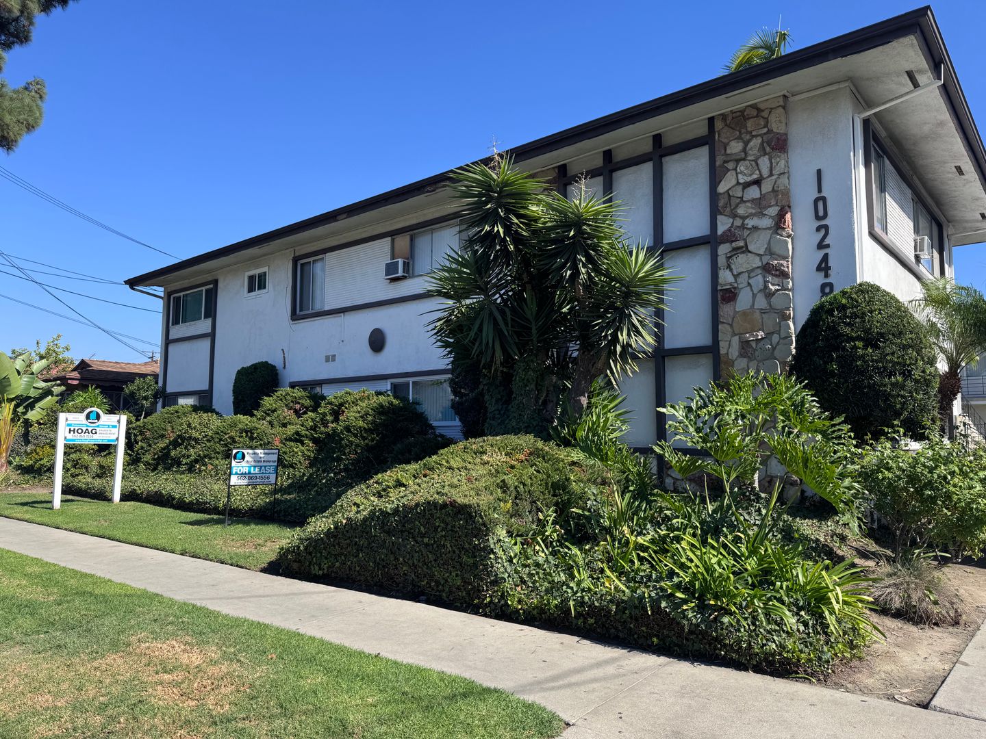 Downey Apartment: 10248 La Reina