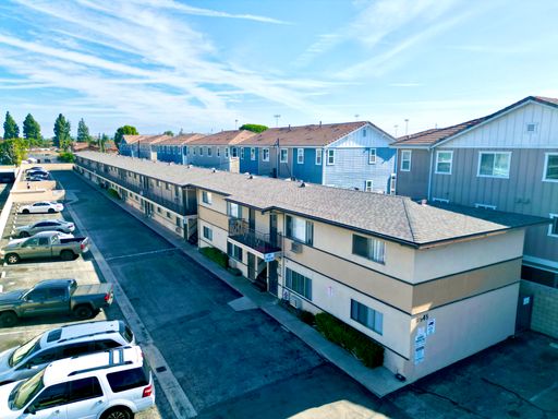 Spacious 1-Bedroom Upstairs Apartment – Downey