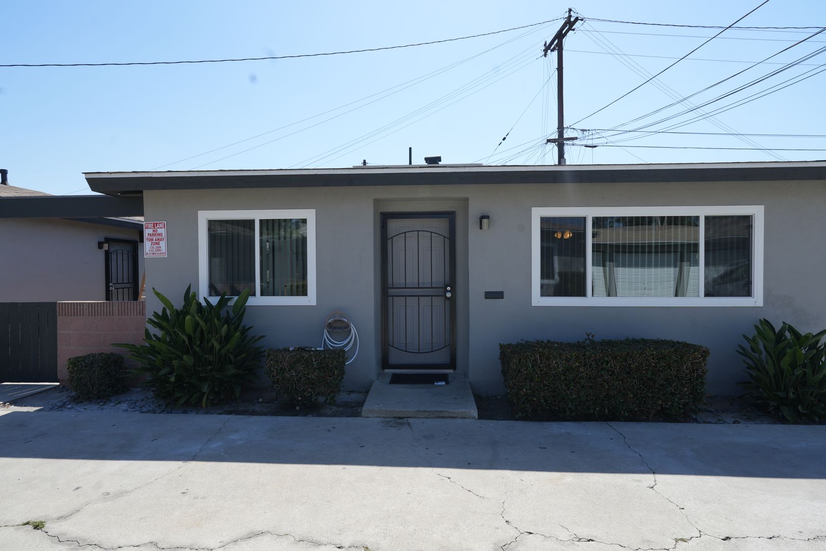 Cudahy Apartment: 5157-5205 1/2 Santa Ana Street