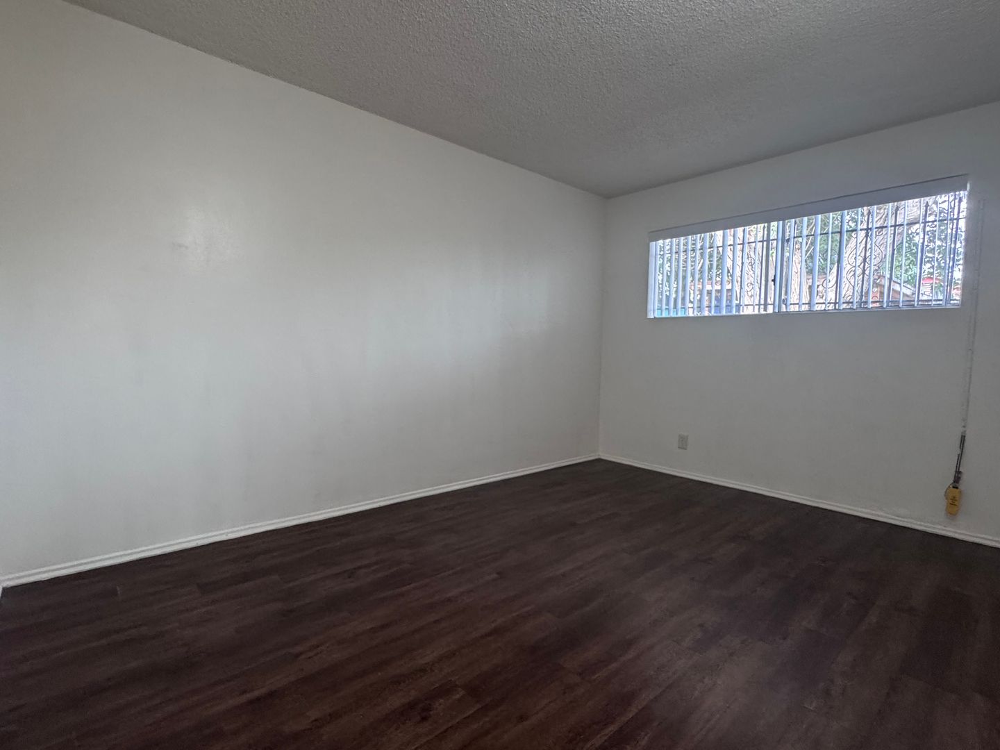 Compton Apartment: 1119-21 E. Peck St