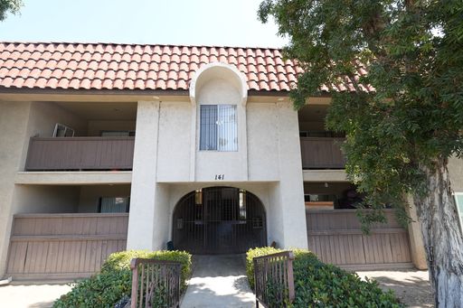 2-bedroom, 2-bathroom downstairs apartment located in the desirable city of La Habra