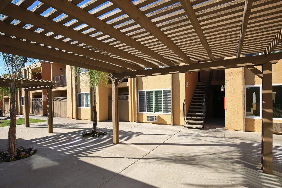 Spring Valley Apartment: 9233 Kenwood Dr.