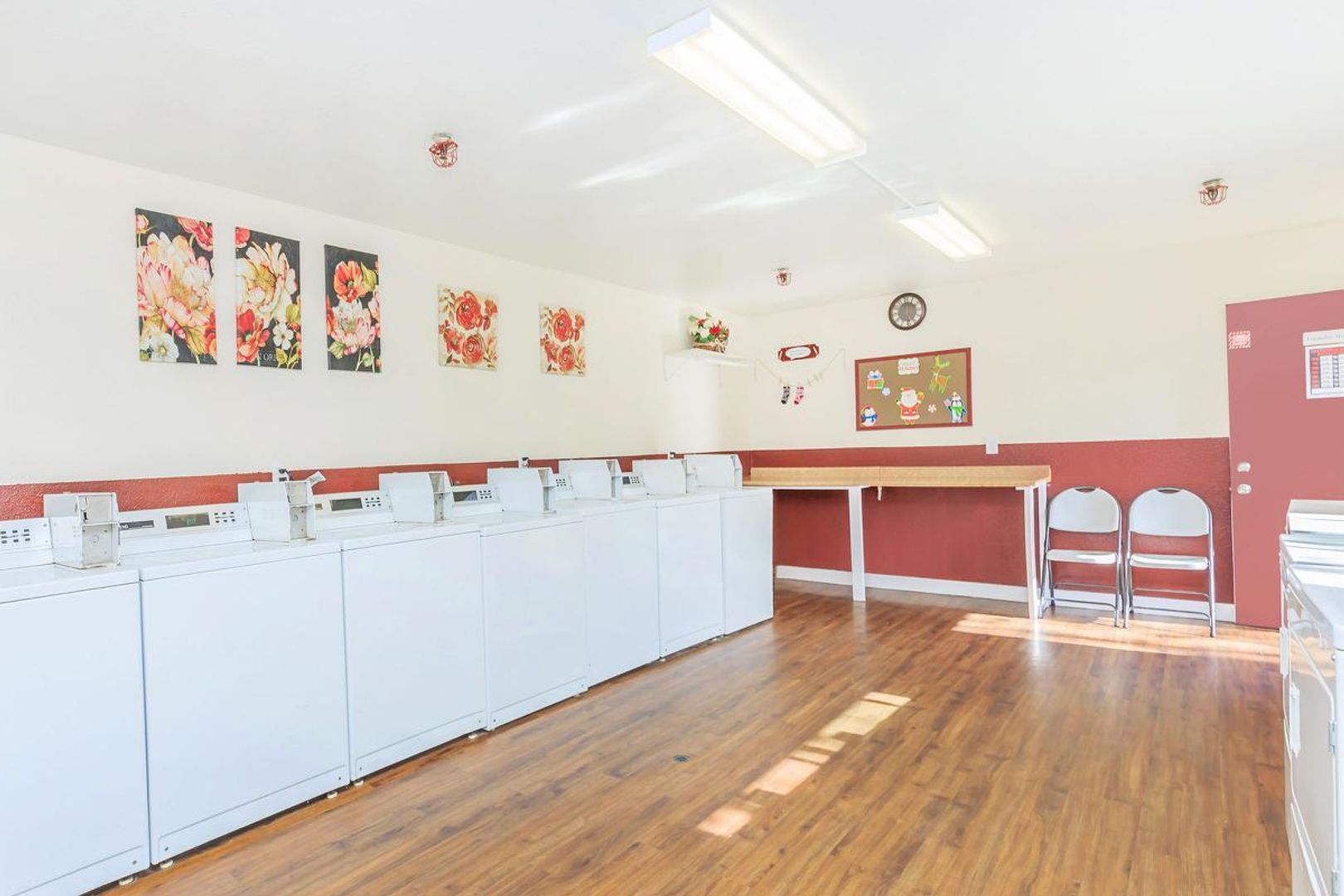 Vista Apartment: 845 Newport Terrace
