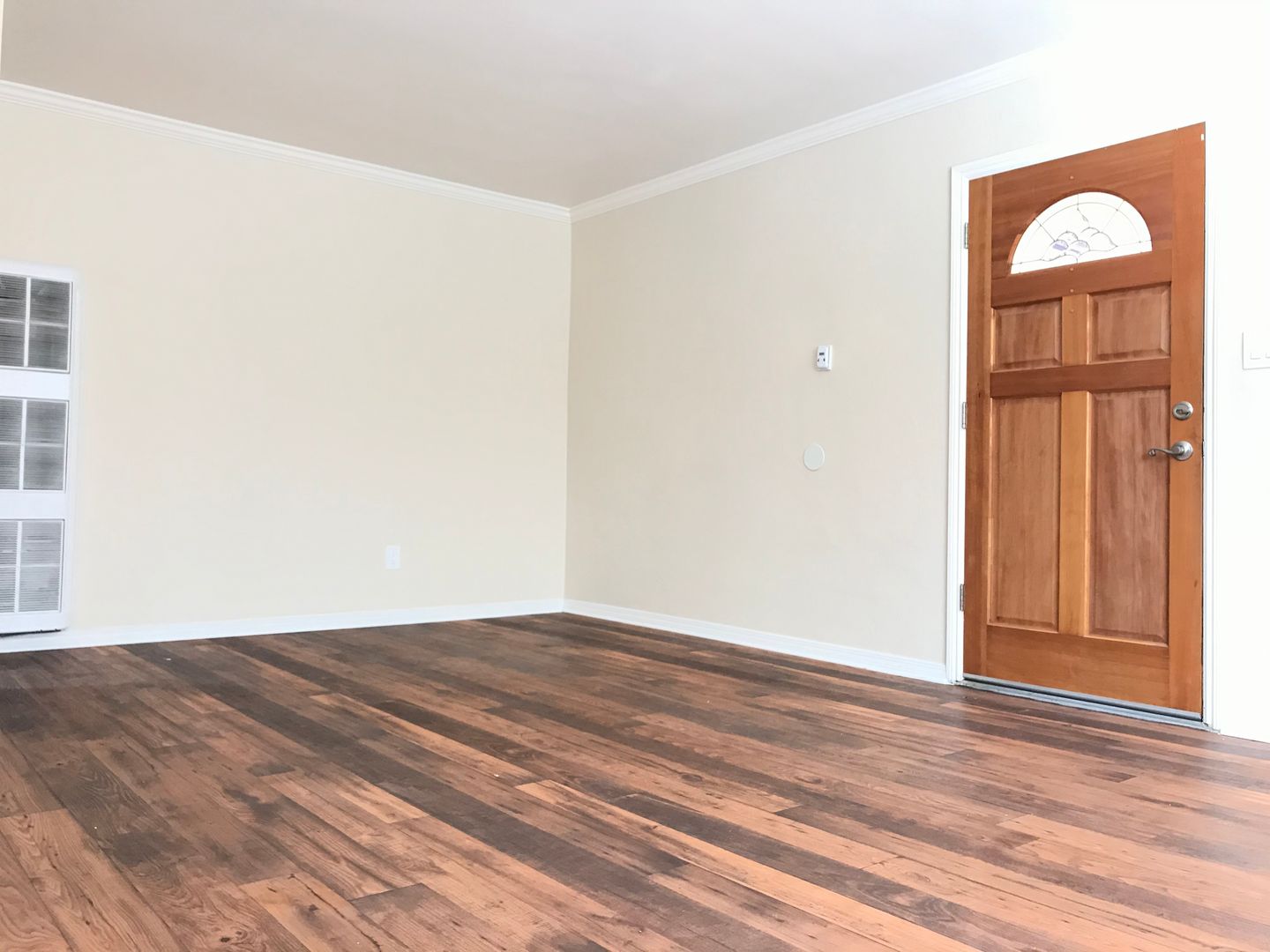 San Diego Apartment: 4418 Bond St