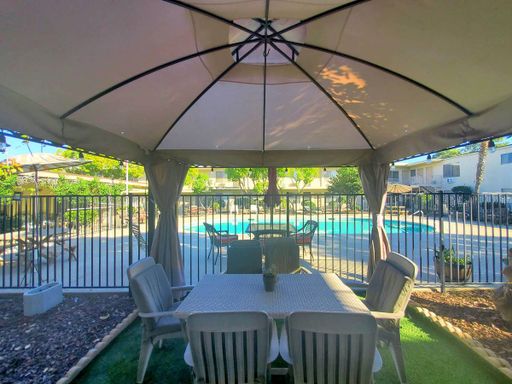 2 bedroom 1 Bath Sparkling Pool and Rec Room. Water is Paid – photo 1