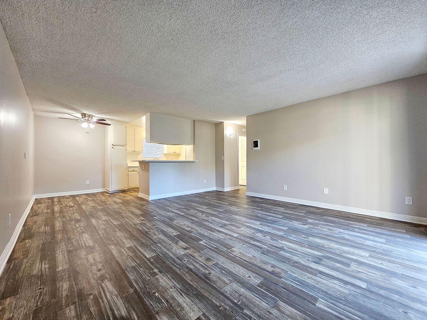 El Cajon Apartment: 700 Ballantyne St. & 707 Graves Ave.