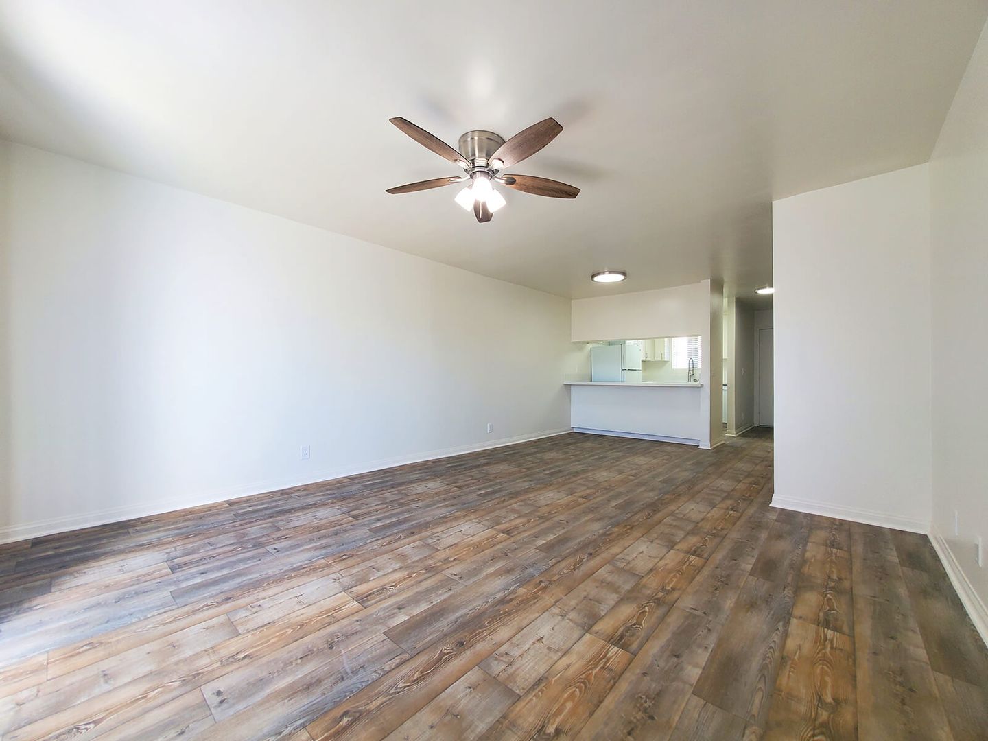 Lakeside Apartment: 11917 Orchard Road