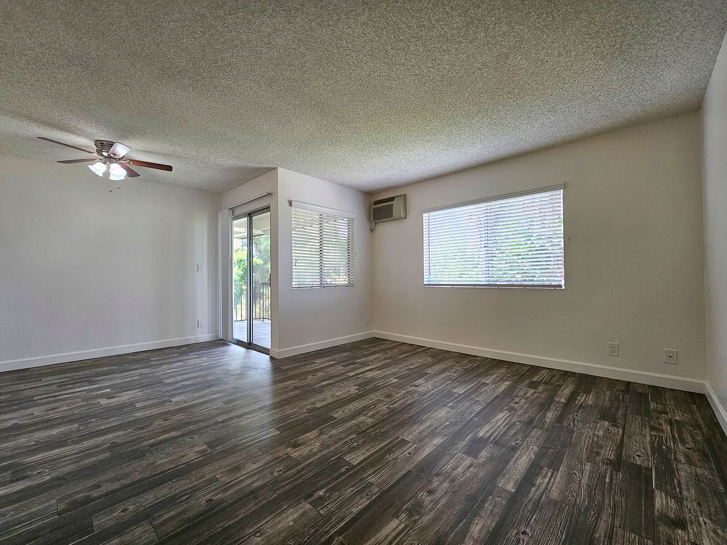 La Mesa Apartment: 4201 Spring St