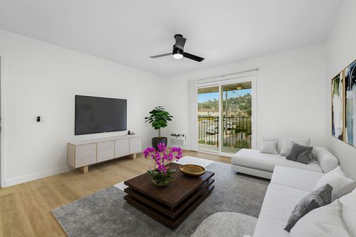 Spacious 2-bedroom, 1-bathroom, fully remodeled apartment. – photo 1