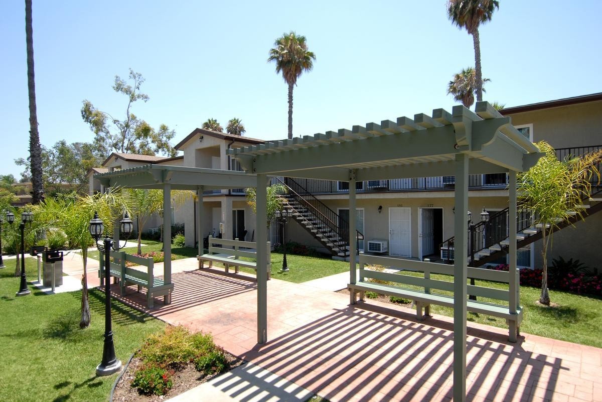 El Cajon Apartment: 143-199 Taft Ave.