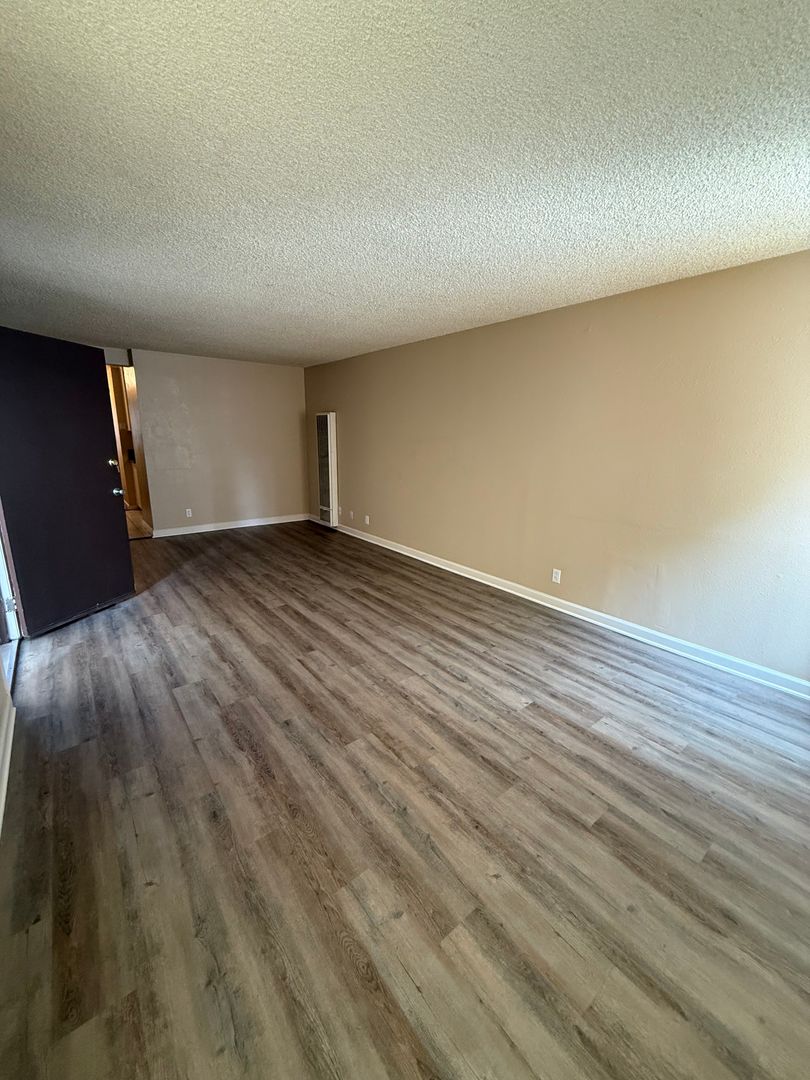 San Diego Apartment: 5460-5468 Imperial Ave