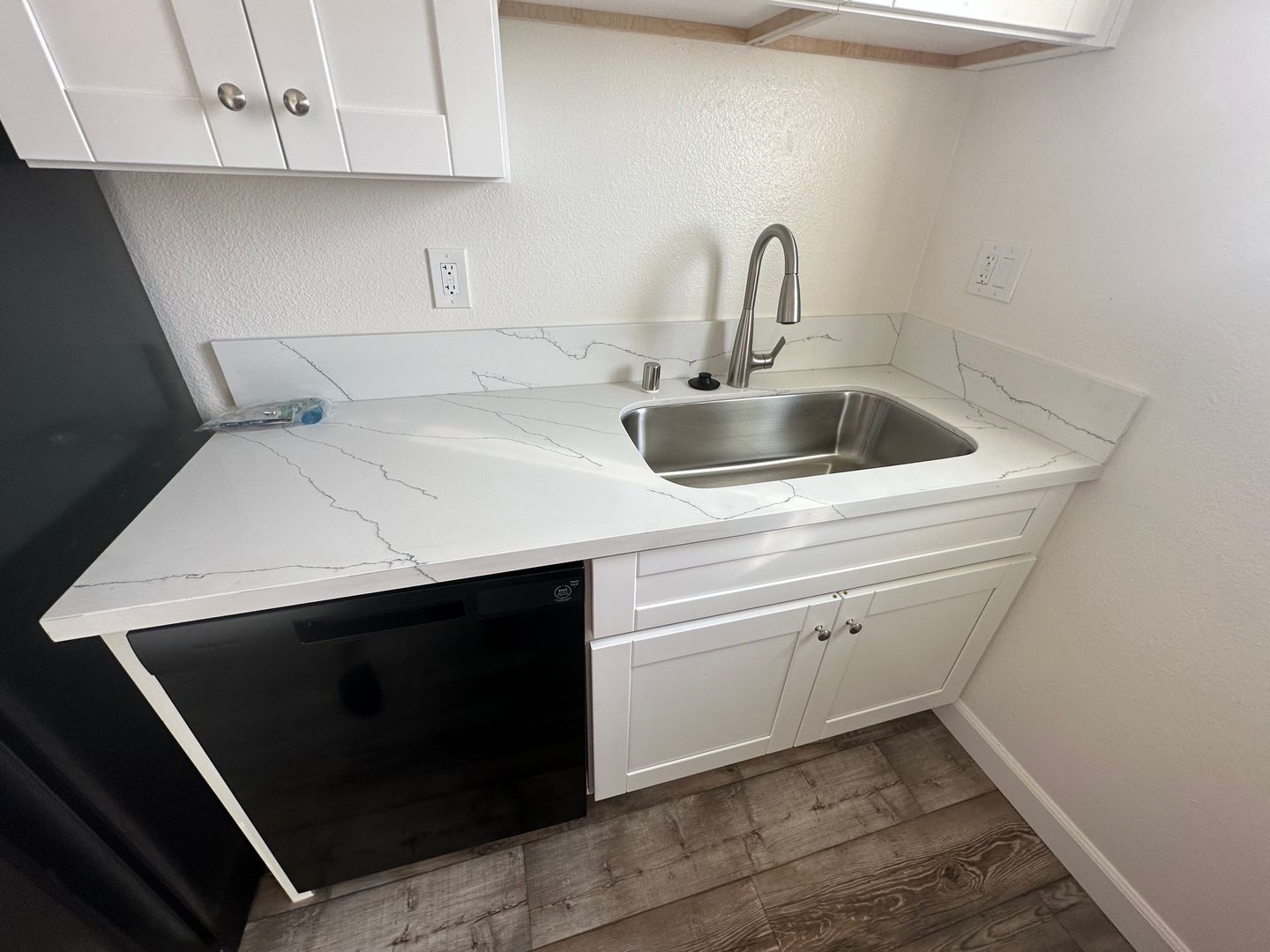 Santee Apartment: 8253 Graves Ave.