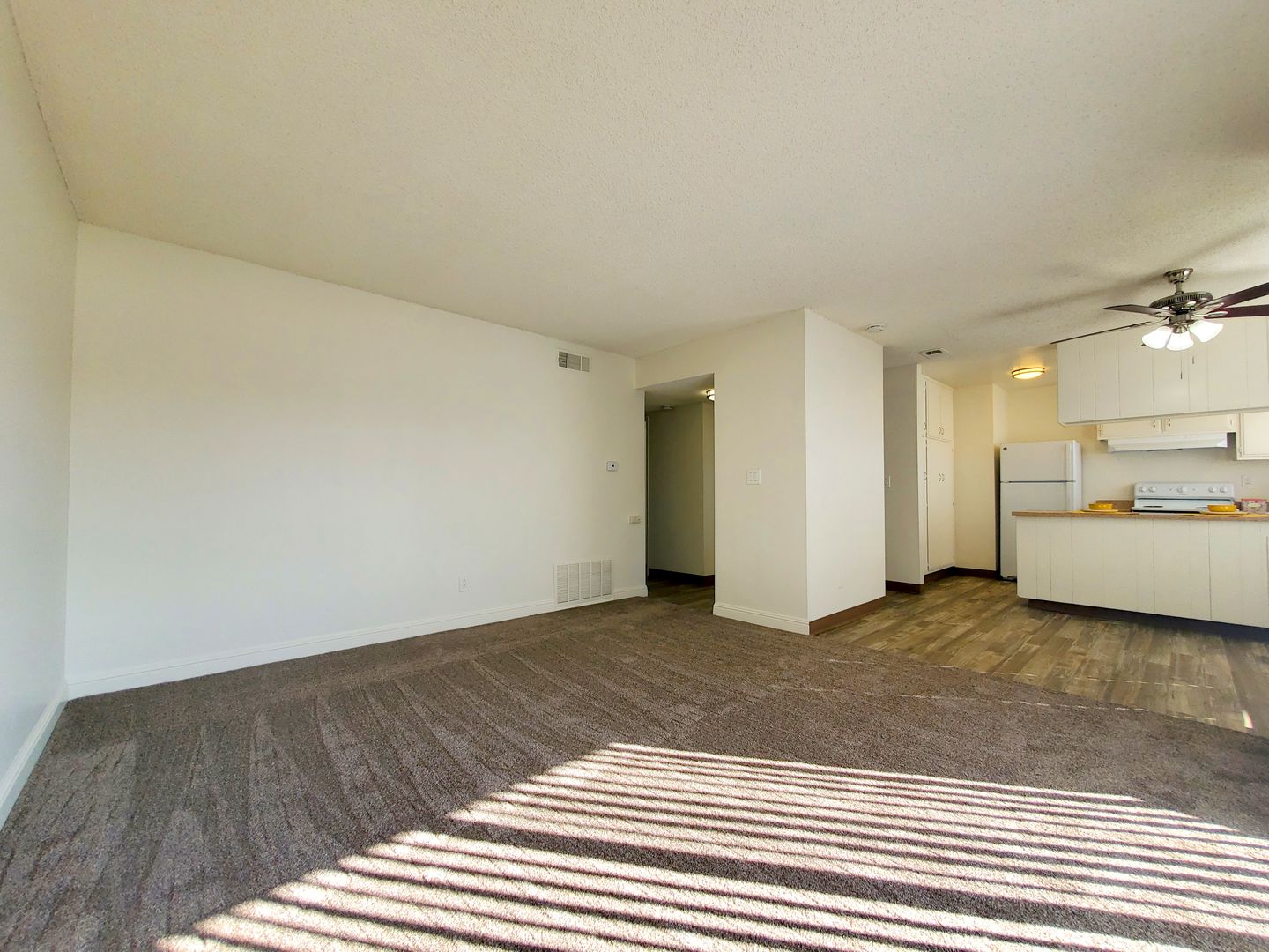 La Mesa Apartment: 4201 Spring St