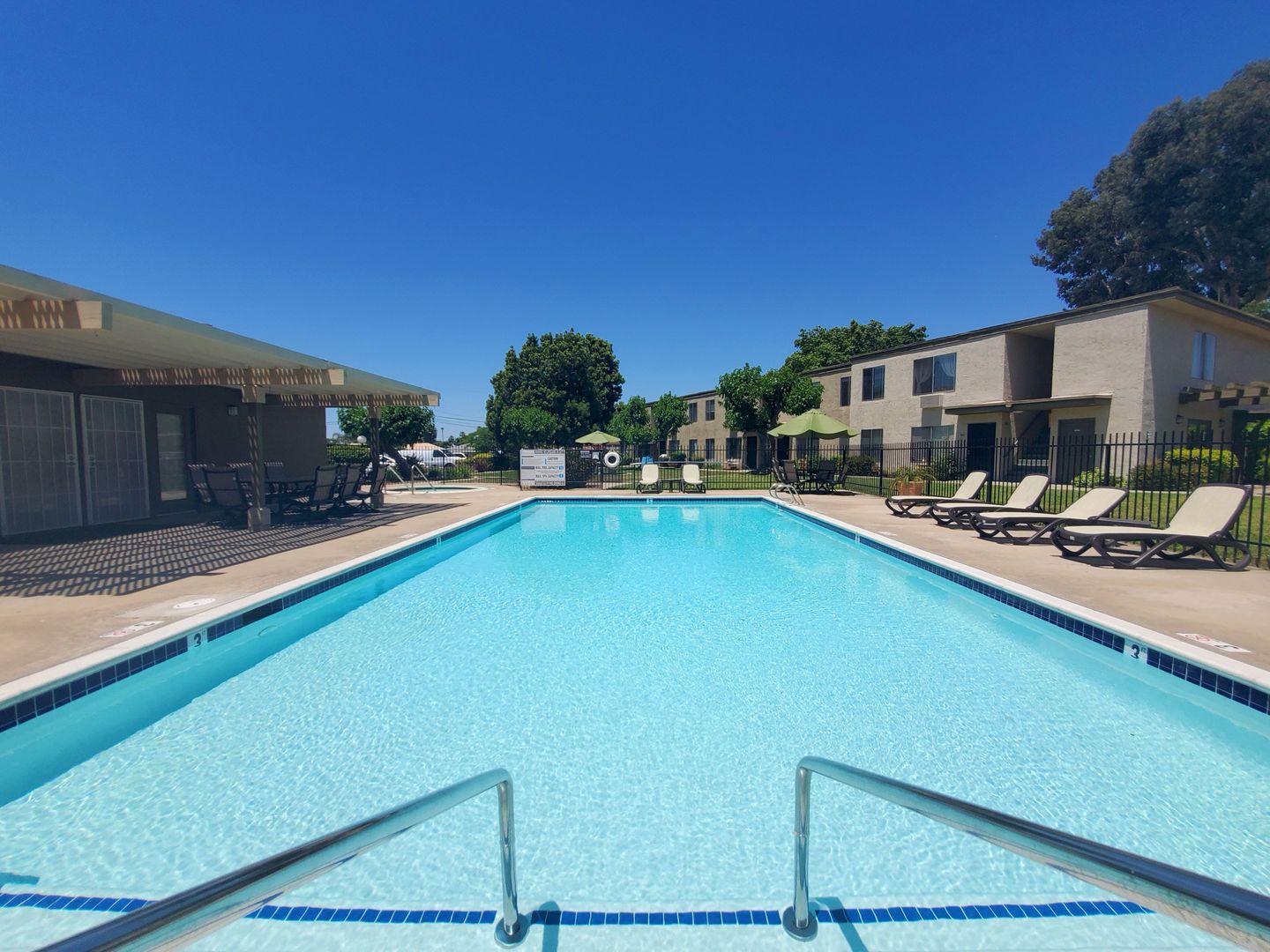 El Cajon Apartment: 553 S Magnolia Ave