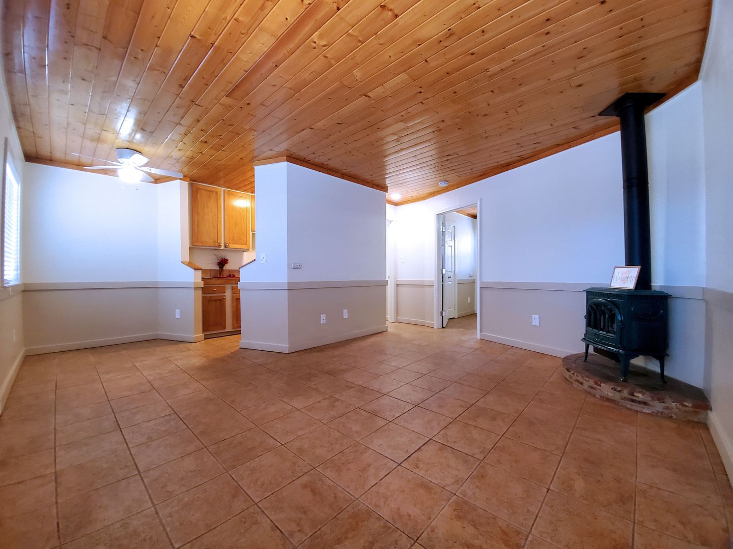 El Cajon Apartment: 200-240 W Chase Ave