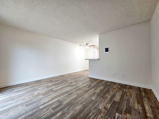 Charming 1-Bedroom Cottage at Colonial Gardens – photo 1