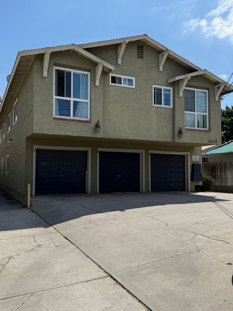 Spring Valley Apartment: 3625 S Barcelona St