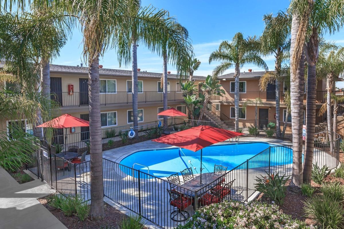 Chula Vista Apartment: 330-332 5th Ave