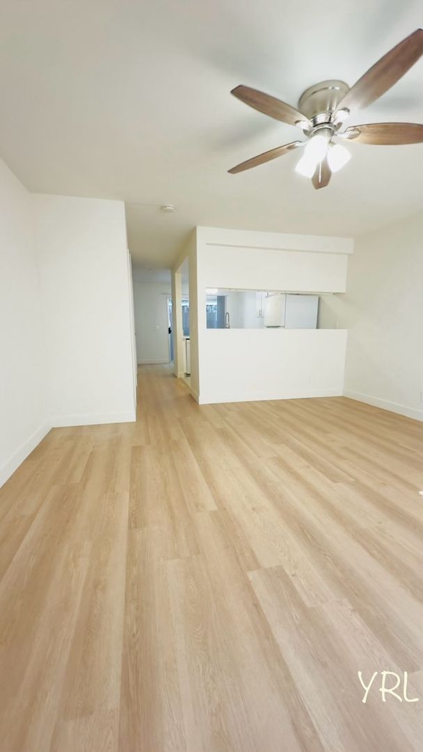 Lakeside Apartment: 11917 Orchard Road