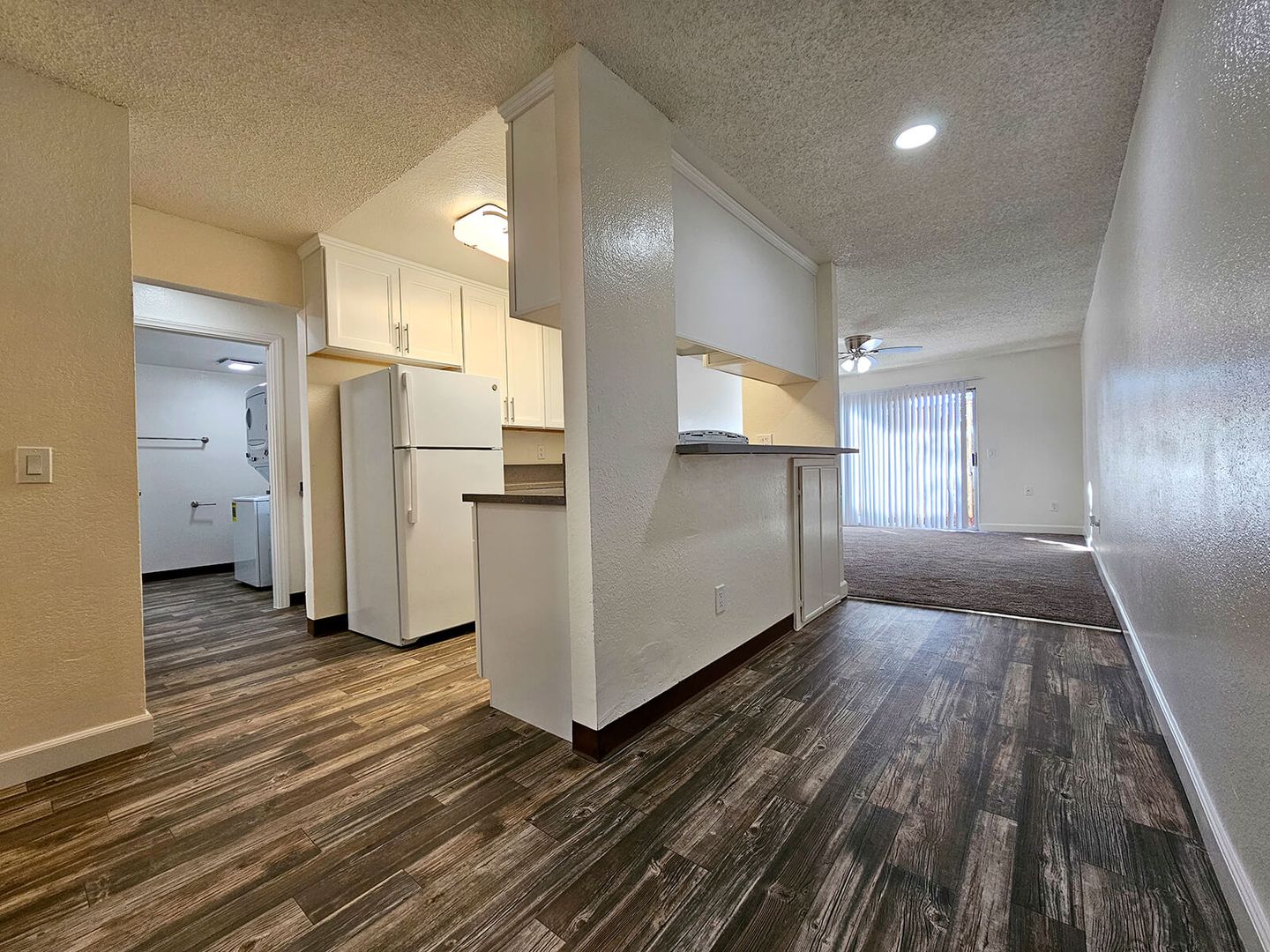 Vista Apartment: 246 N Emerald Dr.