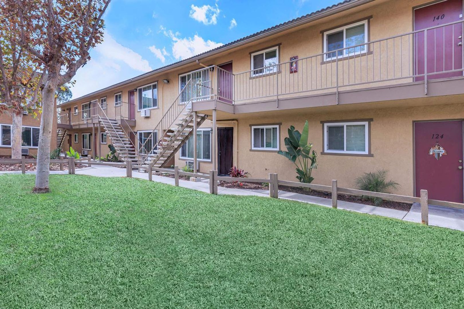 Vista Apartment: 845 Newport Terrace