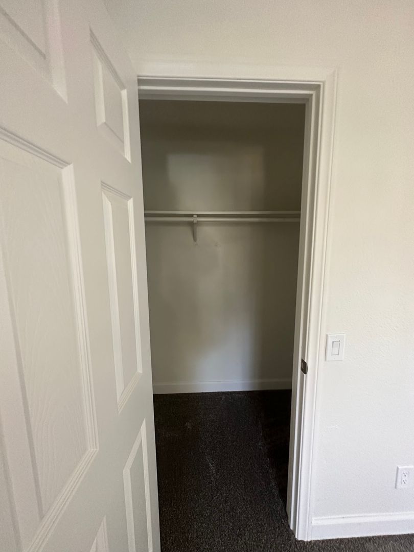 Santee Apartment: 8253 Graves Ave.