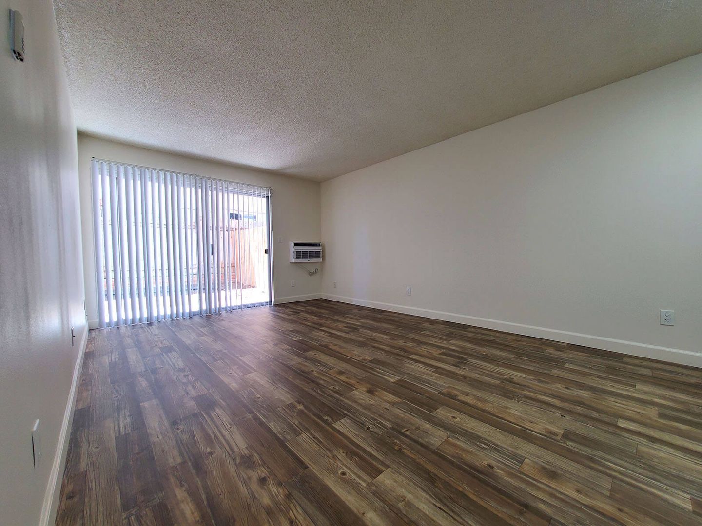 San Diego Apartment: 7366 Mesa College Dr.