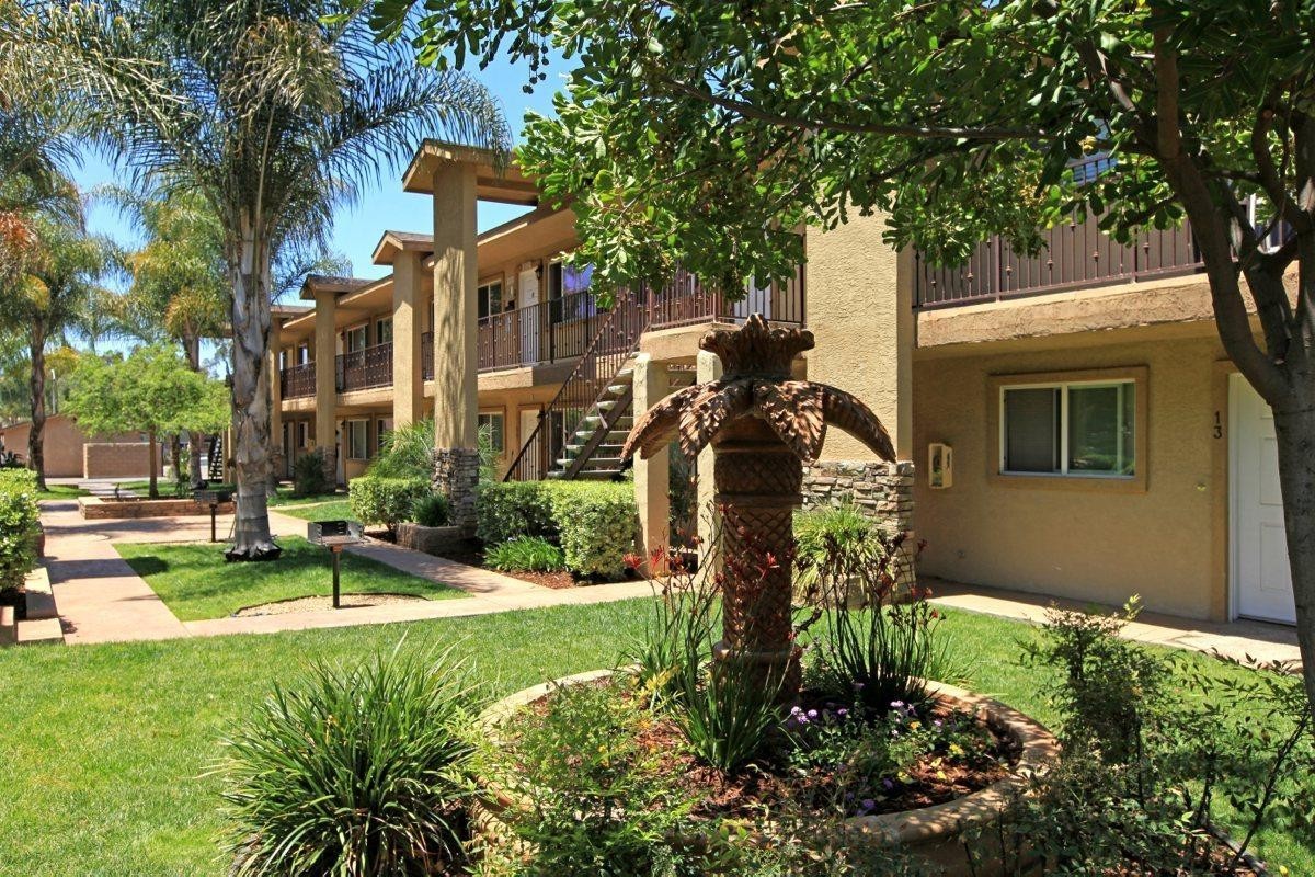 El Cajon Apartment: 549 Graves Ave