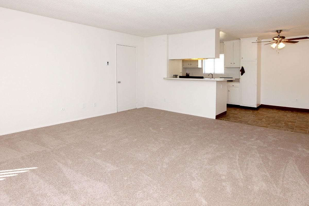 El Cajon Apartment: 700 Ballantyne St. & 707 Graves Ave.