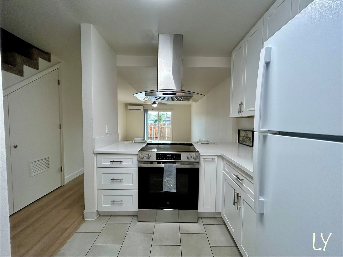 Lakeside Apartment: 11917 Orchard Road