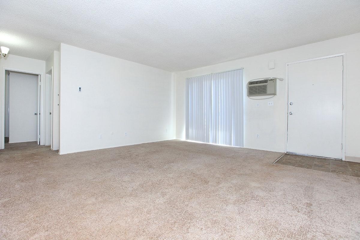 El Cajon Apartment: 700 Ballantyne St. & 707 Graves Ave.