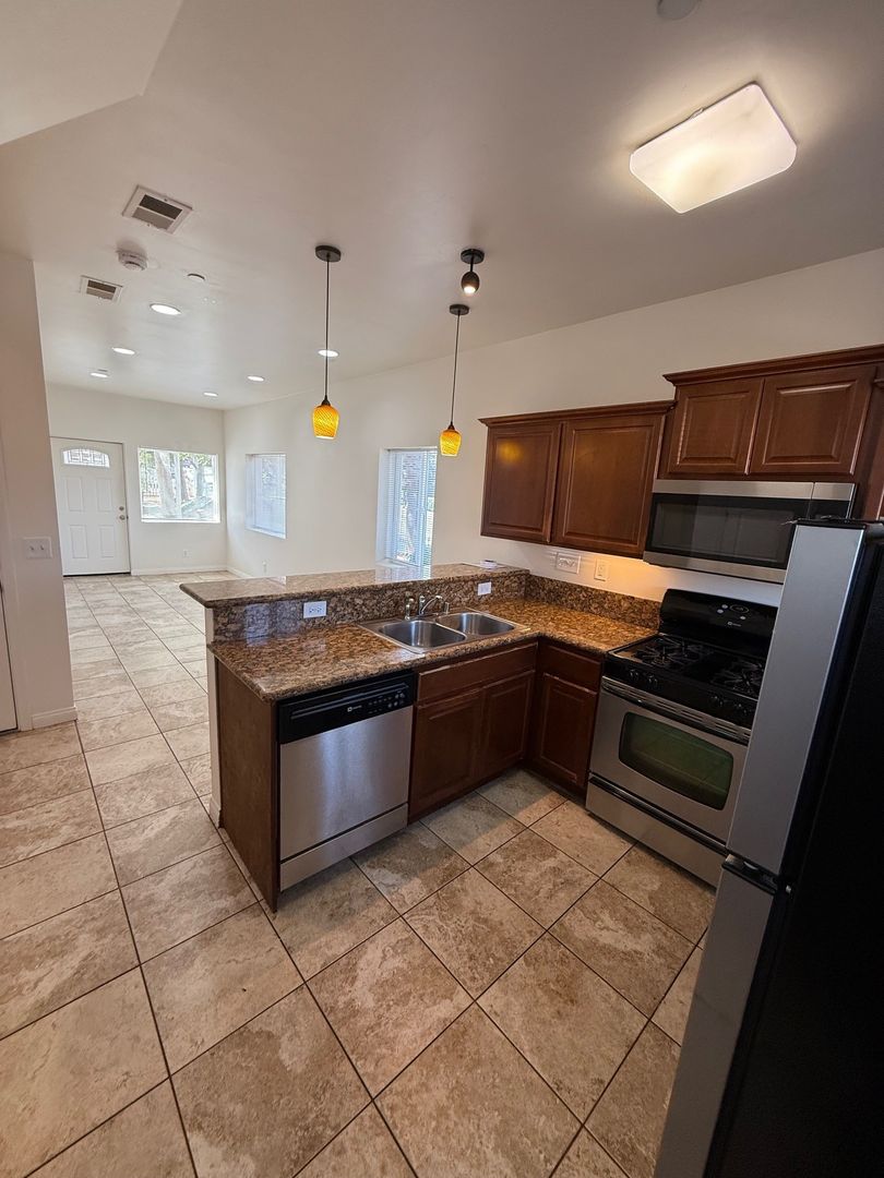 Spring Valley Apartment: 3659-61 S Bonita St