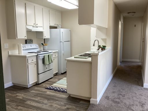Stone Ridge Apartments 2 Bed 2 Bath with Balcony – photo 1